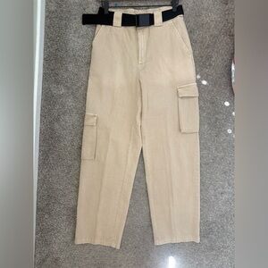 Aritzia TNA Belted Cargo Pants in Beige Khaki size Medium